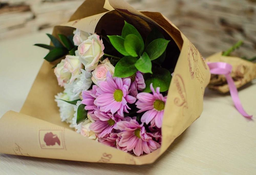 Букет цветов из: Розы и Хризантемы в Новое