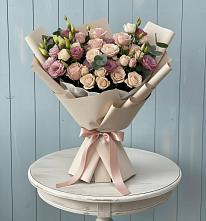 Букет цветов из:  Розы и Лизиантусы в Новое