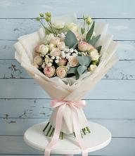 Букет цветов из:  Розы и Лизиантусы в Новое