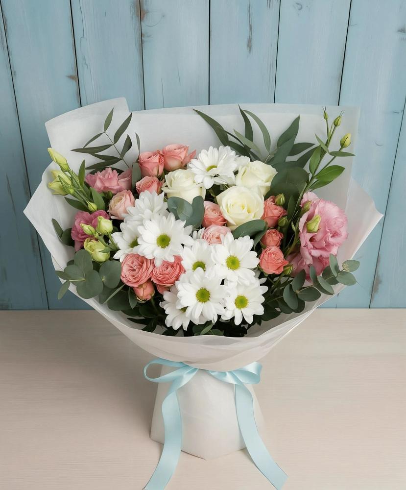 Букет цветов из: Розы, Лизиантусы и Хризантемы в Новое