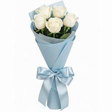 Букет 5 Белых роз Проуд в Новое
