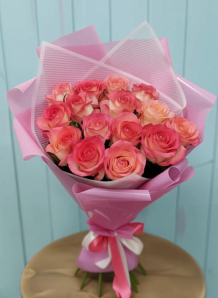 Букет 15 Розовых роз Равель в Новое