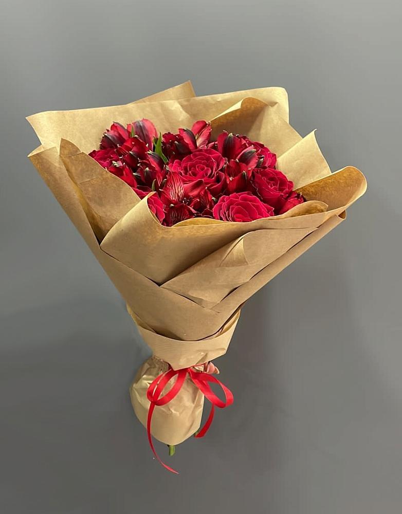 Букет цветов из: Альстромерии и Розы в Новое