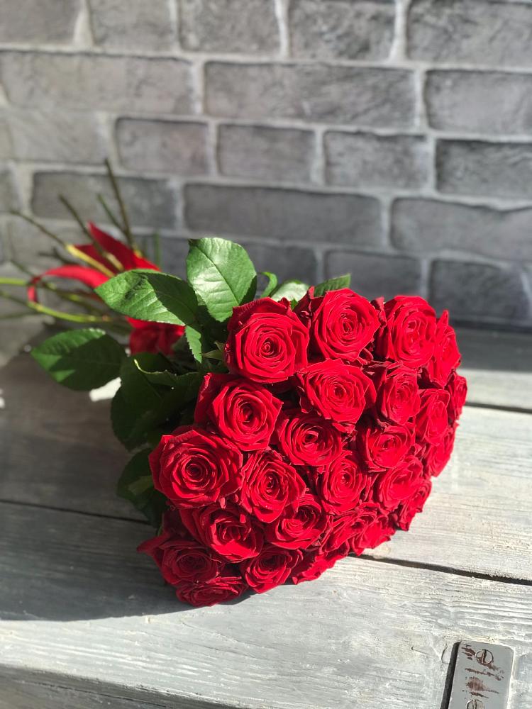 Букет Красные розы Фридом в Новое