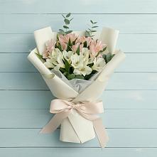 Букет цветов из:  Альстромерии в Новое