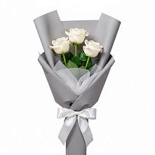 Букет 3 белые розы в Новое