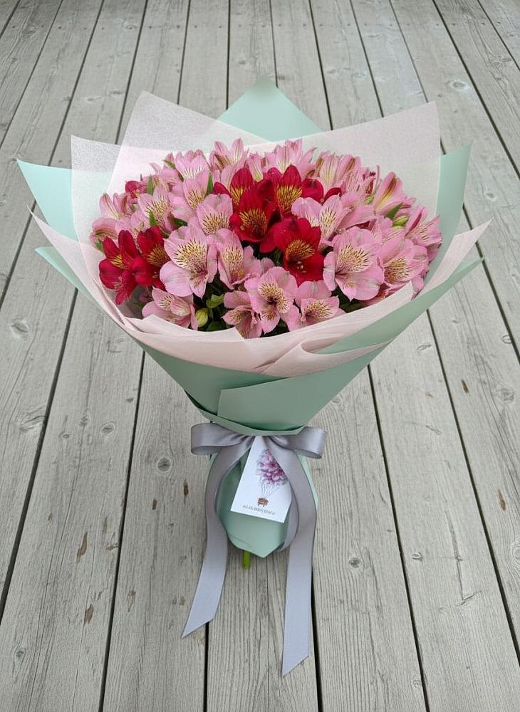 Букет цветов из: Альстромерии в Новое