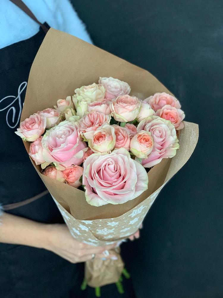 Букет цветов из: Хризантемы и Розы в Новое