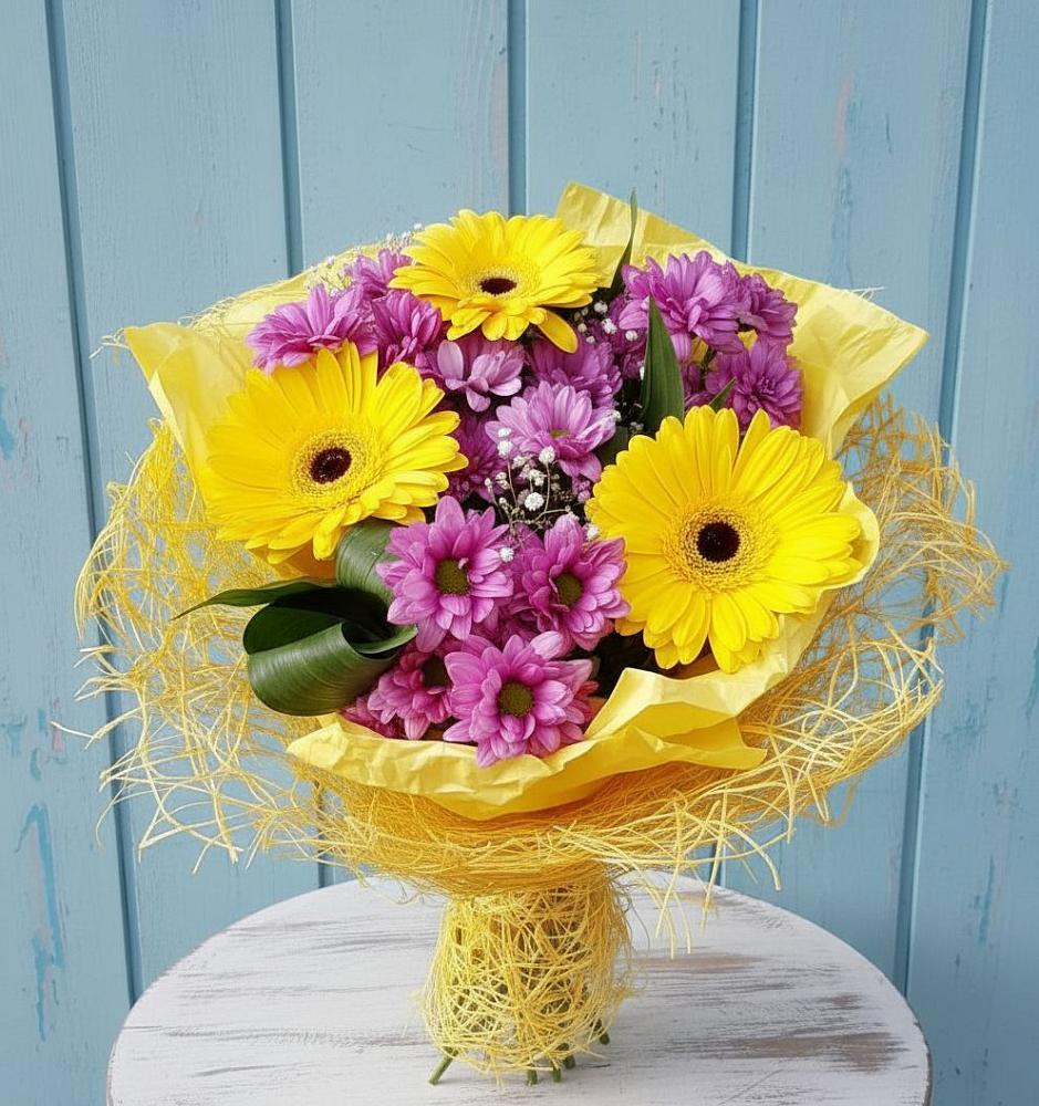 Букет цветов из: Хризантемы и Герберы в Новое