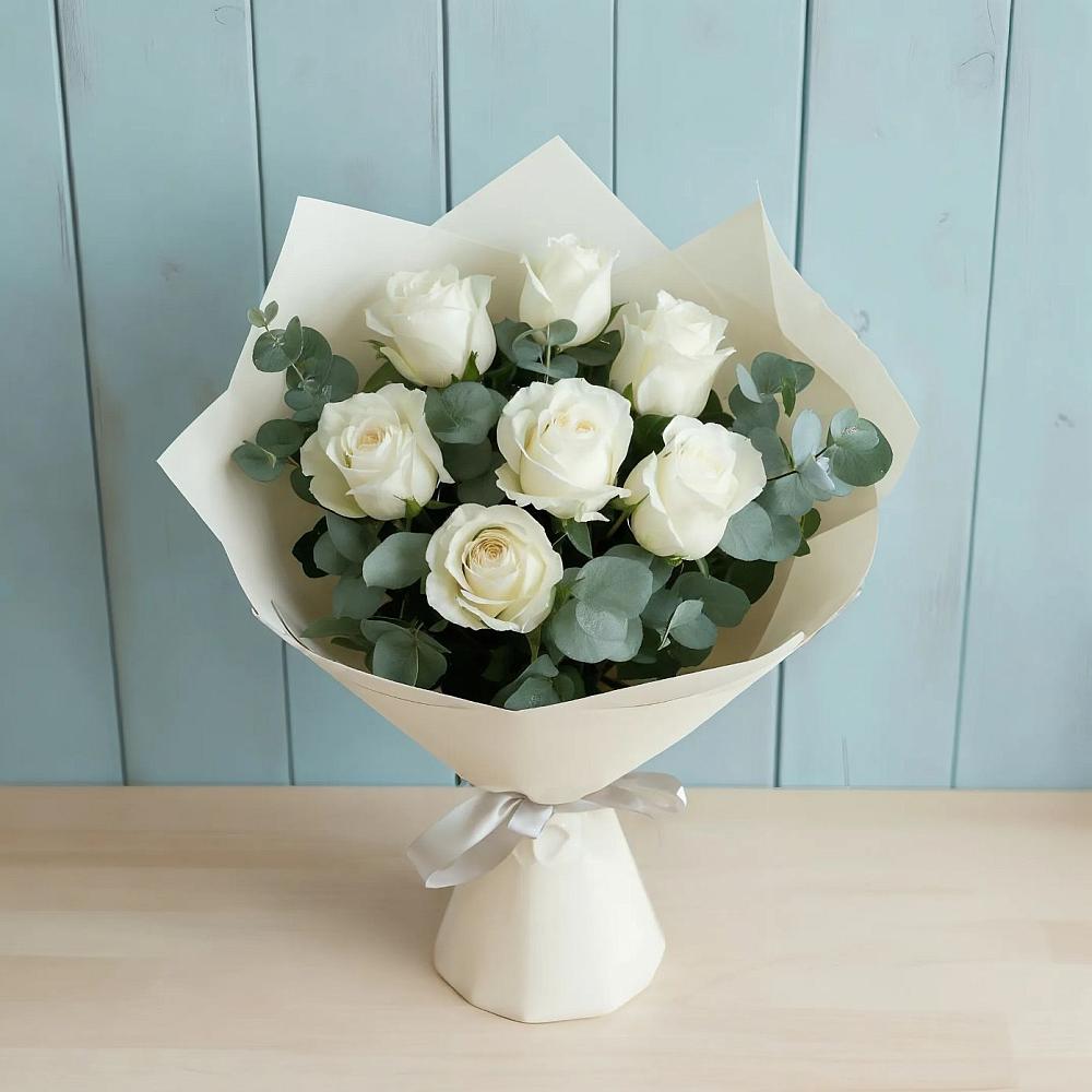 Букет Белые розы в Эвкалипте в Новое
