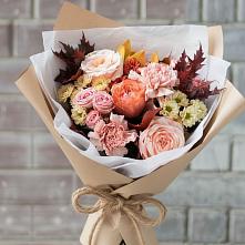Букет цветов из:  Гвоздики, Хризантемы и Розы в Новое