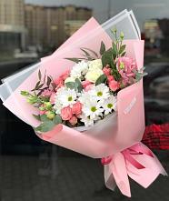 Букет цветов из:  Розы, Лизиантусы и Хризантемы в Новое