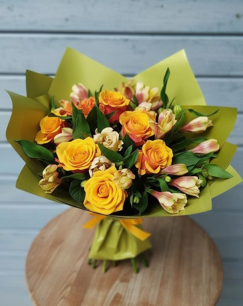 Букет цветов из: Альстромерии и Розы в Новое