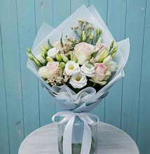 Букет цветов из:  Розы и Лизиантусы в Новое