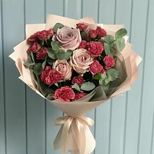 Букет цветов из:  Гвоздики и Розы в Новое