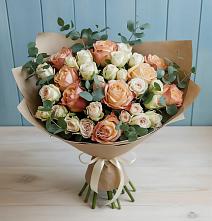 Букет цветов из:  Альстромерии и Розы в Новое