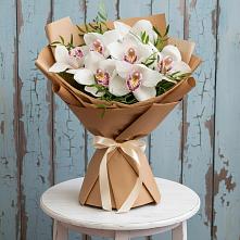 Букет цветов из:  Орхидеи и Розы в Новое
